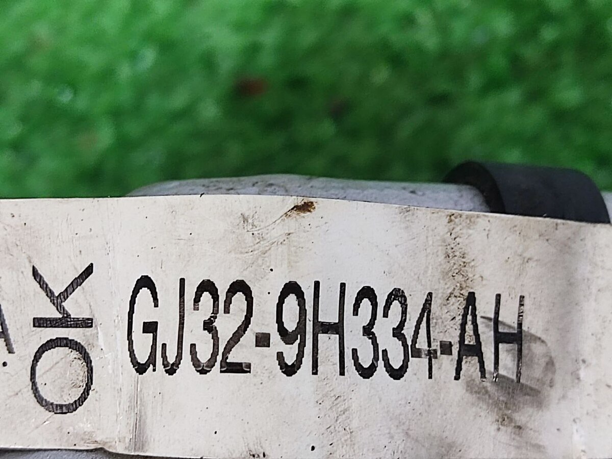 LR095801 Fuel system pipe Land Rover Discovery Sport L550 (2015-) Used